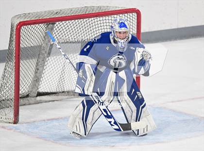 Thumbnail 1 in Darien @ Warde/Ludlowe photogallery.