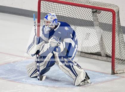 Thumbnail 2 in Darien @ Warde/Ludlowe photogallery.