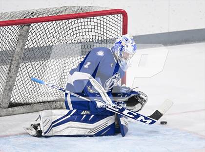 Thumbnail 1 in Darien @ Warde/Ludlowe photogallery.