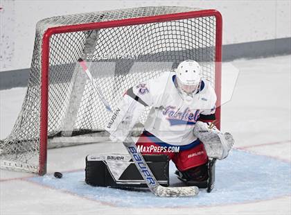 Thumbnail 3 in Darien @ Warde/Ludlowe photogallery.