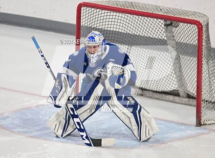 Thumbnail 1 in Darien @ Warde/Ludlowe photogallery.
