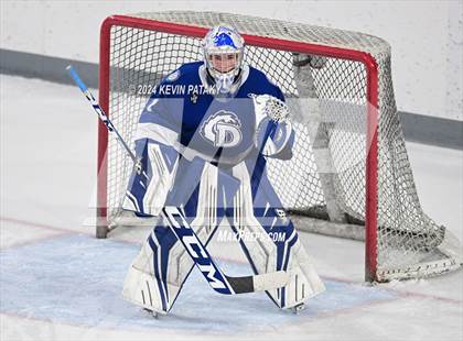 Thumbnail 2 in Darien @ Warde/Ludlowe photogallery.