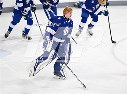 Thumbnail 2 in Darien @ Warde/Ludlowe photogallery.