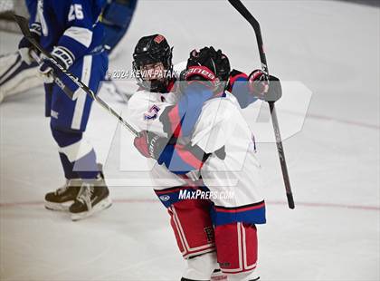 Thumbnail 2 in Darien @ Warde/Ludlowe photogallery.