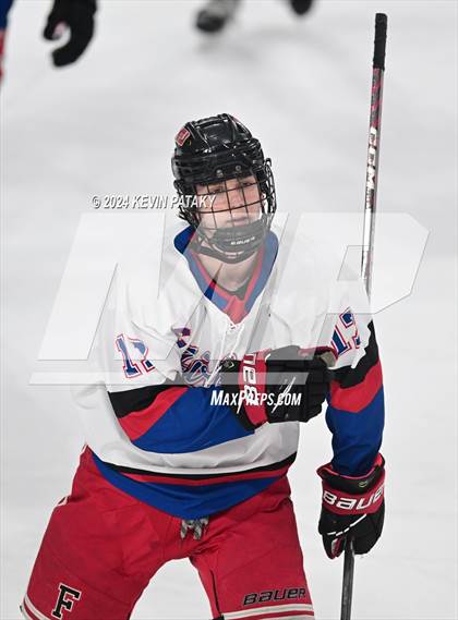 Thumbnail 3 in Darien @ Warde/Ludlowe photogallery.