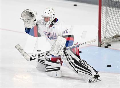 Thumbnail 1 in Darien @ Warde/Ludlowe photogallery.