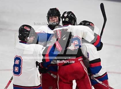 Thumbnail 1 in Darien @ Warde/Ludlowe photogallery.