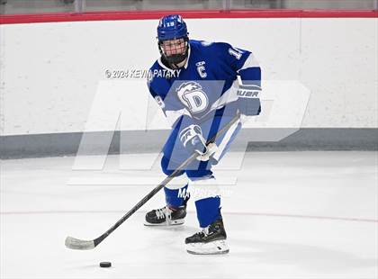 Thumbnail 2 in Darien @ Warde/Ludlowe photogallery.