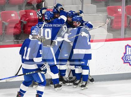 Thumbnail 3 in Darien @ Warde/Ludlowe photogallery.