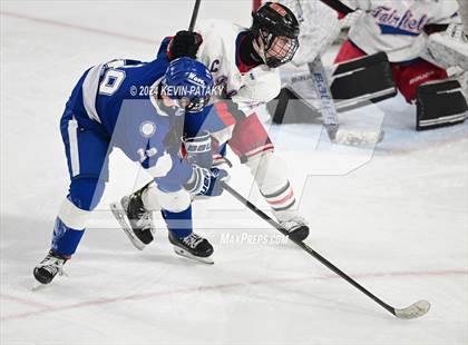 Thumbnail 1 in Darien @ Warde/Ludlowe photogallery.
