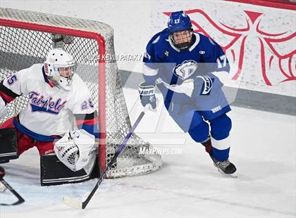 Thumbnail 1 in Darien @ Warde/Ludlowe photogallery.