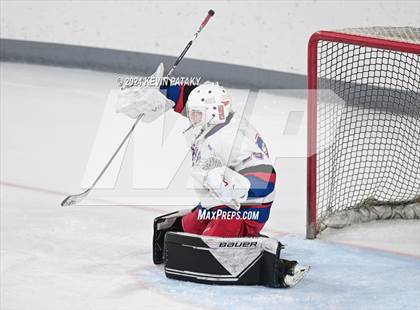 Thumbnail 3 in Darien @ Warde/Ludlowe photogallery.