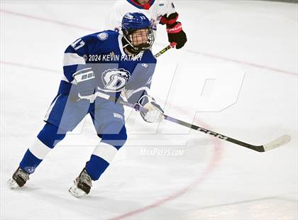 Thumbnail 2 in Darien @ Warde/Ludlowe photogallery.