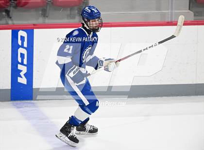 Thumbnail 1 in Darien @ Warde/Ludlowe photogallery.