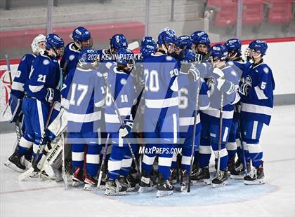 Thumbnail 1 in Darien @ Warde/Ludlowe photogallery.