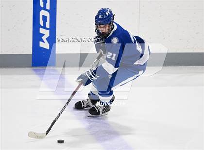 Thumbnail 3 in Darien @ Warde/Ludlowe photogallery.