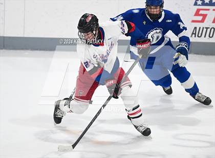 Thumbnail 1 in Darien @ Warde/Ludlowe photogallery.