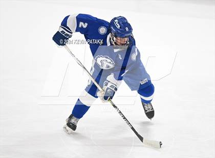 Thumbnail 1 in Darien @ Warde/Ludlowe photogallery.
