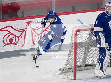 Thumbnail 1 in Darien @ Warde/Ludlowe photogallery.