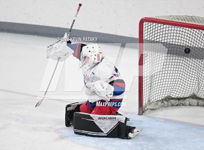 Thumbnail 2 in Darien @ Warde/Ludlowe photogallery.