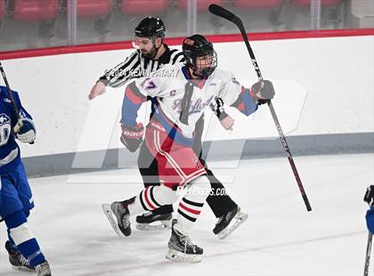 Thumbnail 2 in Darien @ Warde/Ludlowe photogallery.