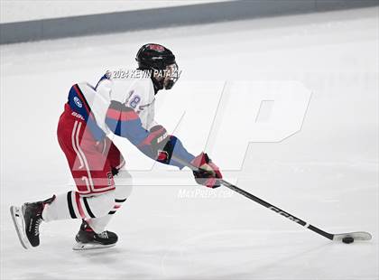 Thumbnail 1 in Darien @ Warde/Ludlowe photogallery.
