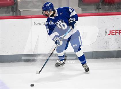 Thumbnail 3 in Darien @ Warde/Ludlowe photogallery.