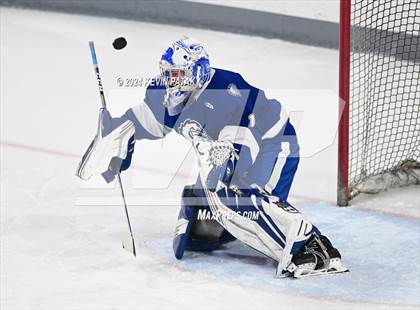 Thumbnail 2 in Darien @ Warde/Ludlowe photogallery.