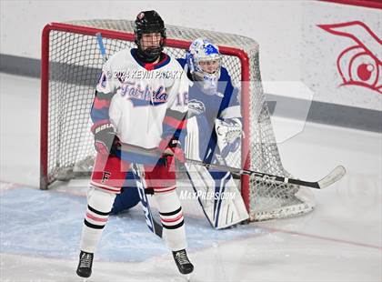 Thumbnail 2 in Darien @ Warde/Ludlowe photogallery.