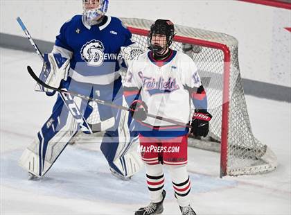 Thumbnail 3 in Darien @ Warde/Ludlowe photogallery.