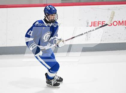 Thumbnail 1 in Darien @ Warde/Ludlowe photogallery.