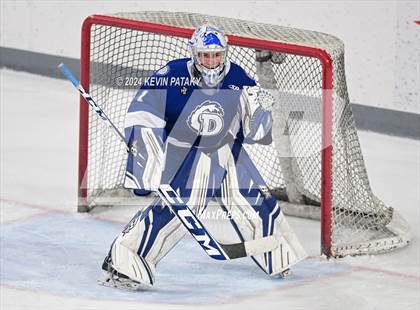 Thumbnail 2 in Darien @ Warde/Ludlowe photogallery.
