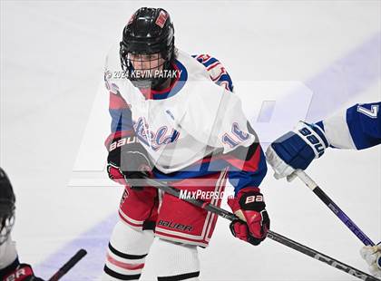 Thumbnail 2 in Darien @ Warde/Ludlowe photogallery.
