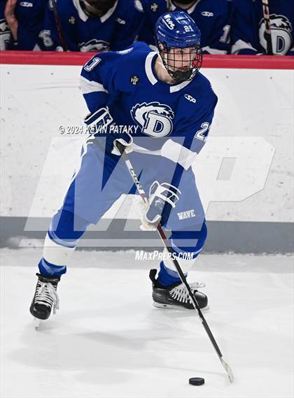 Thumbnail 1 in Darien @ Warde/Ludlowe photogallery.