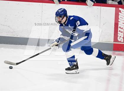 Thumbnail 2 in Darien @ Warde/Ludlowe photogallery.