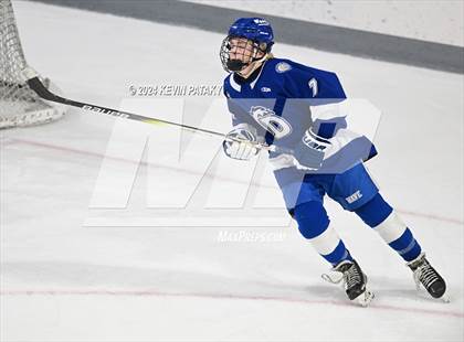 Thumbnail 1 in Darien @ Warde/Ludlowe photogallery.