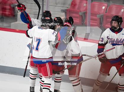 Thumbnail 1 in Darien @ Warde/Ludlowe photogallery.