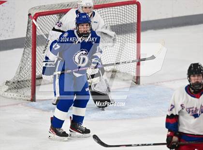 Thumbnail 1 in Darien @ Warde/Ludlowe photogallery.