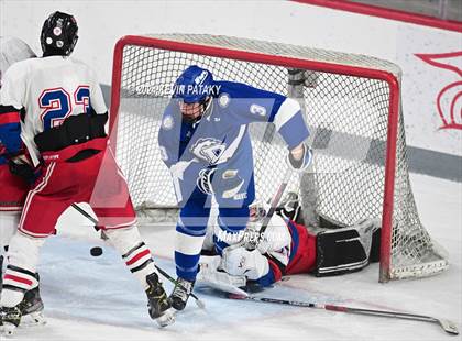 Thumbnail 3 in Darien @ Warde/Ludlowe photogallery.