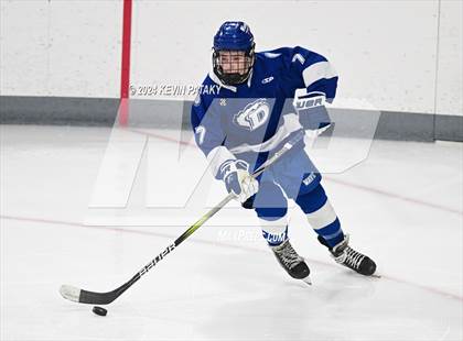 Thumbnail 1 in Darien @ Warde/Ludlowe photogallery.