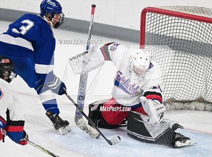 Thumbnail 3 in Darien @ Warde/Ludlowe photogallery.