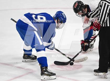 Thumbnail 1 in Darien @ Warde/Ludlowe photogallery.