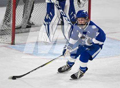 Thumbnail 1 in Darien @ Warde/Ludlowe photogallery.