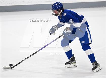 Thumbnail 1 in Darien @ Warde/Ludlowe photogallery.