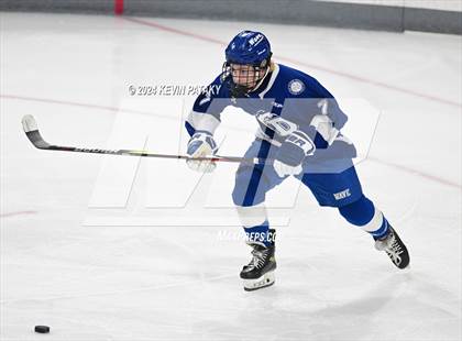 Thumbnail 2 in Darien @ Warde/Ludlowe photogallery.