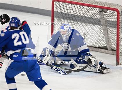 Thumbnail 2 in Darien @ Warde/Ludlowe photogallery.