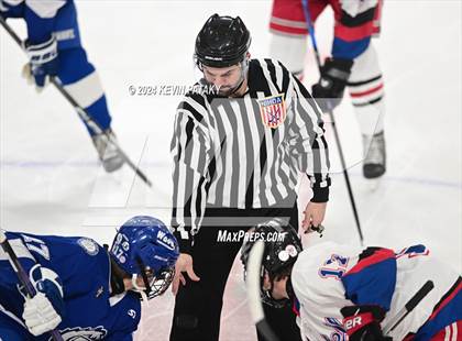 Thumbnail 1 in Darien @ Warde/Ludlowe photogallery.