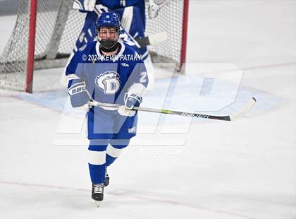 Thumbnail 1 in Darien @ Warde/Ludlowe photogallery.