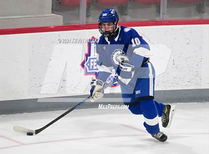 Thumbnail 2 in Darien @ Warde/Ludlowe photogallery.