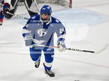 Thumbnail 3 in Darien @ Warde/Ludlowe photogallery.